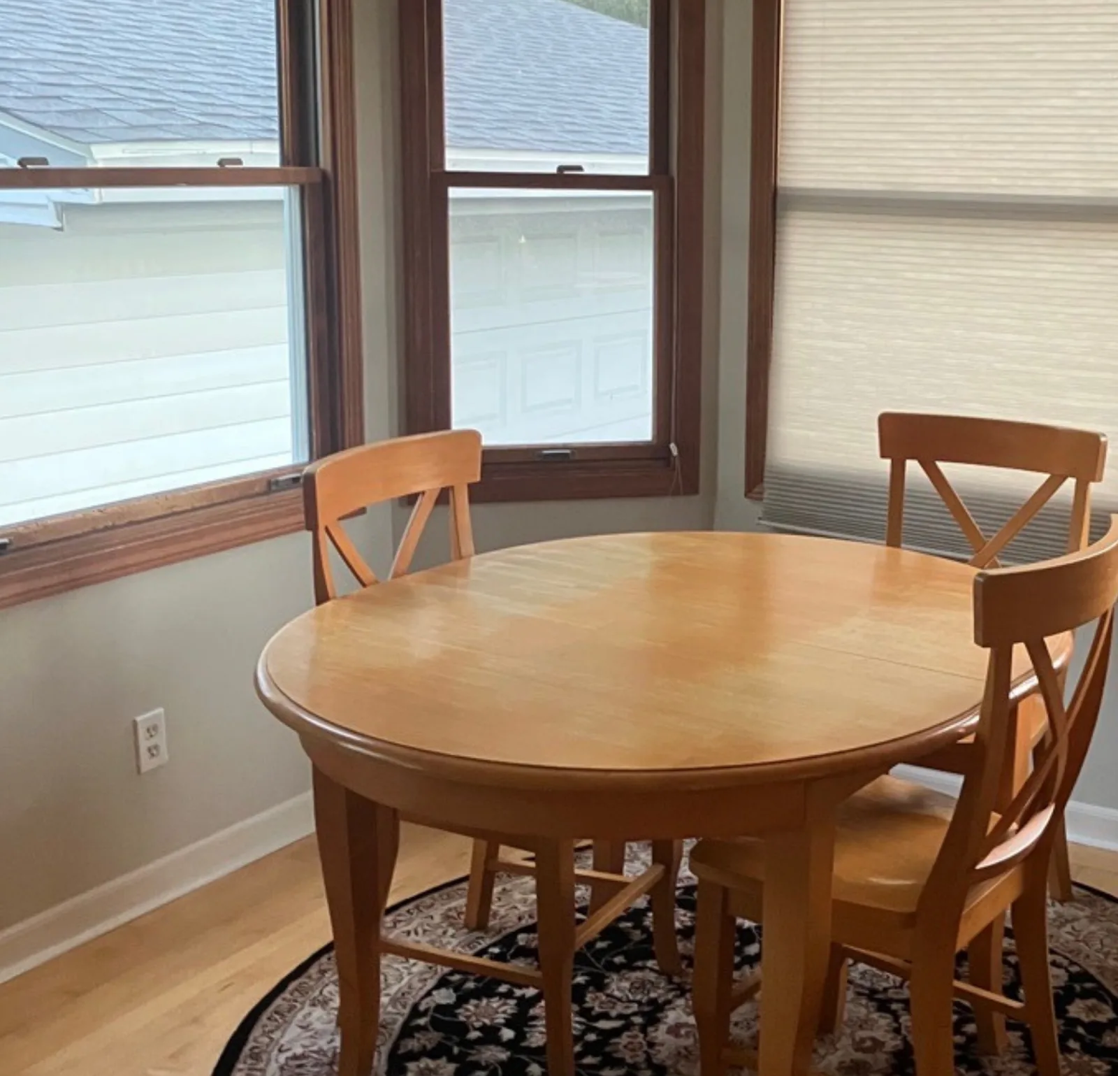 dining round table — cleaned by Verde Luxe Cleaning